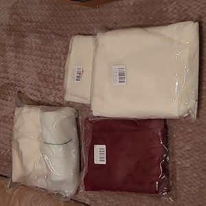 3-Ivory Tulle Table Runners/1 Burgundy